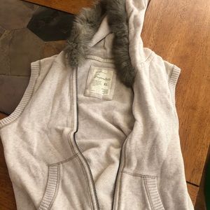 Aeropostale Zip Up Sweater Vest Fur Hood XL Beige